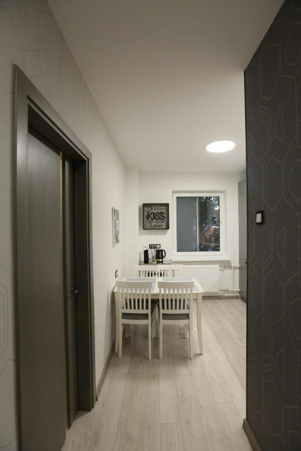 Comfy 2 Room Apartment - Free Parking - 350Mbps Wifi - Netflix كاوناس المظهر الخارجي الصورة