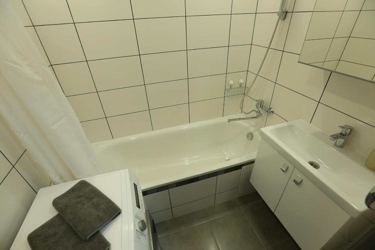 Comfy 2 Room Apartment - Free Parking - 350Mbps Wifi - Netflix كاوناس المظهر الخارجي الصورة